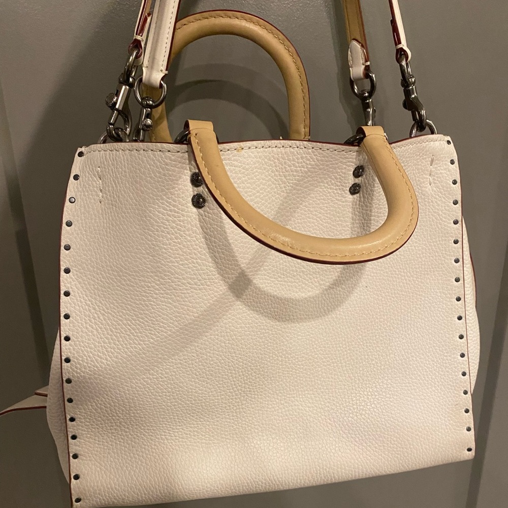 COACH ROGUE WITH RIVETS No: 30457 Color: Chalk